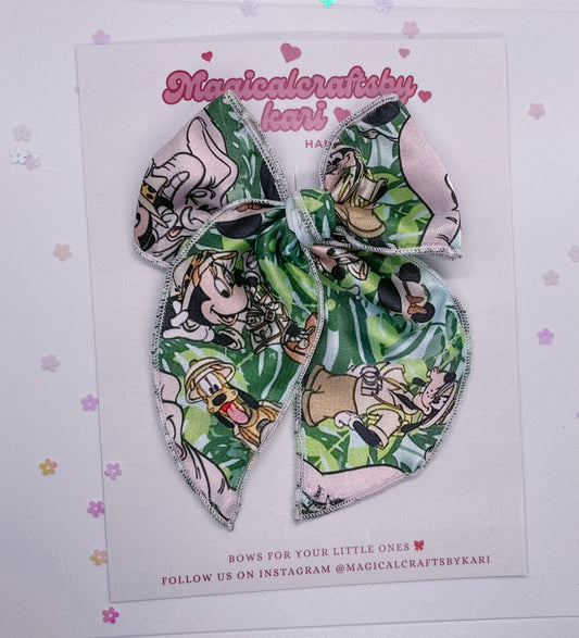 Explore Mickey/ Minnie